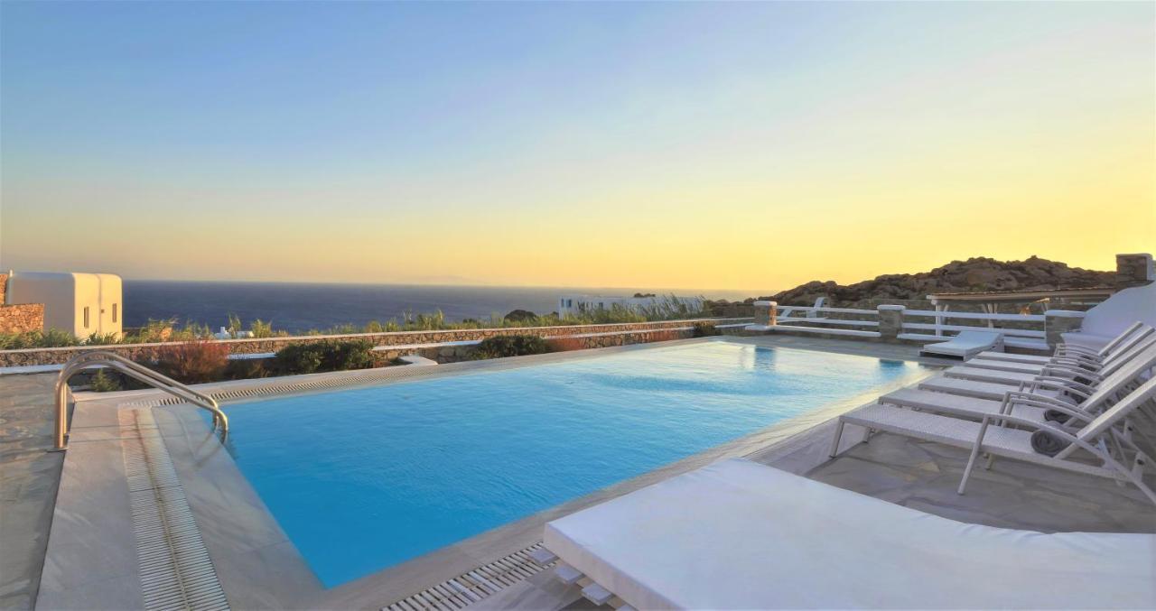 Mando Pool Villas W Sea Views - Five Bedrooms Super Paradise Beach  Exterior photo